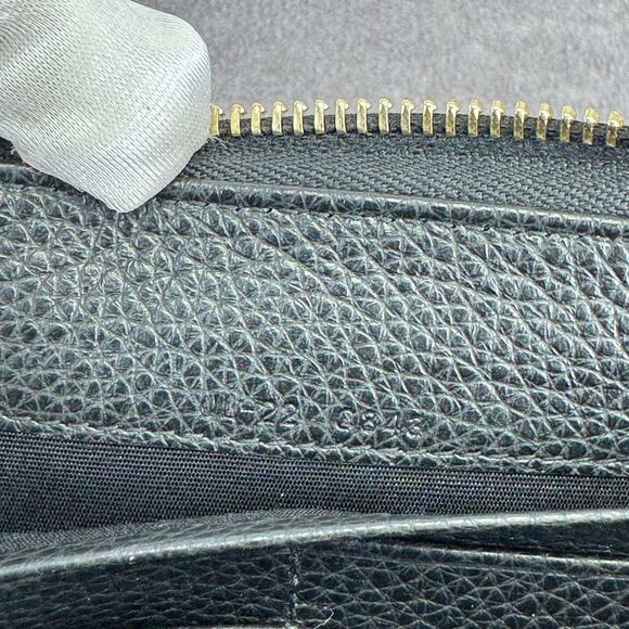 Salvatore Ferragamo Gancini City Zip Black Leather Wallet - Picture 11 of 11